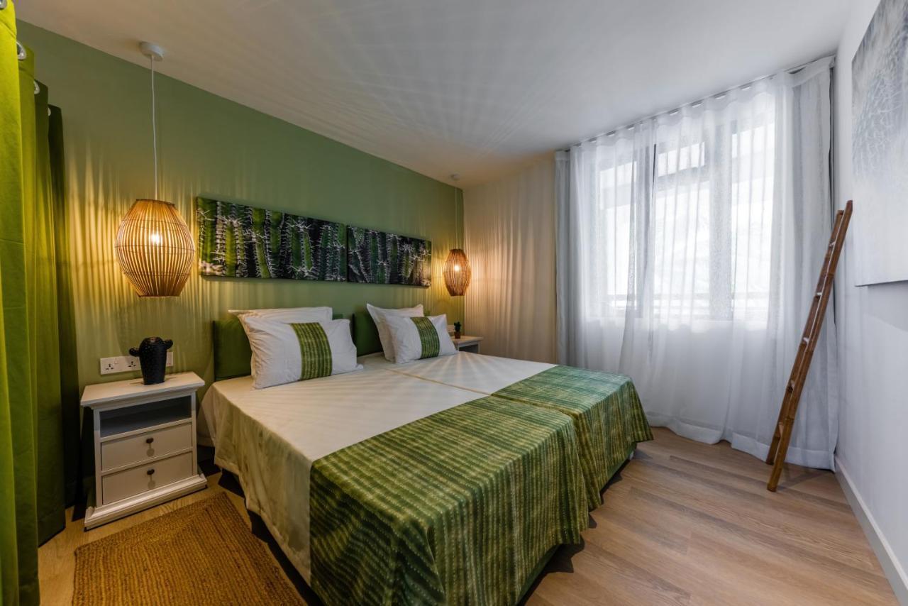 Flic-en-Flacq Les Cerisiers Beach Residence, Cosy And Modern 3 Bedroom Apartment Located 50 Metres From The Beach And From All Amenities And Restaurants On The Coastal Road מראה חיצוני תמונה