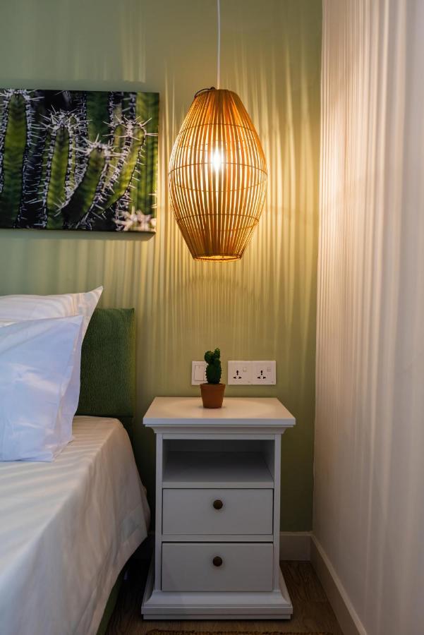 Flic-en-Flacq Les Cerisiers Beach Residence, Cosy And Modern 3 Bedroom Apartment Located 50 Metres From The Beach And From All Amenities And Restaurants On The Coastal Road מראה חיצוני תמונה