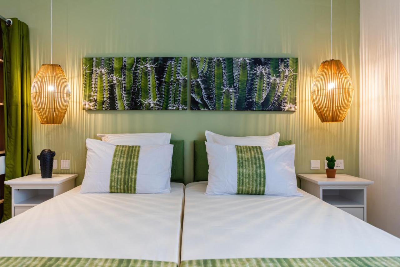 Flic-en-Flacq Les Cerisiers Beach Residence, Cosy And Modern 3 Bedroom Apartment Located 50 Metres From The Beach And From All Amenities And Restaurants On The Coastal Road מראה חיצוני תמונה