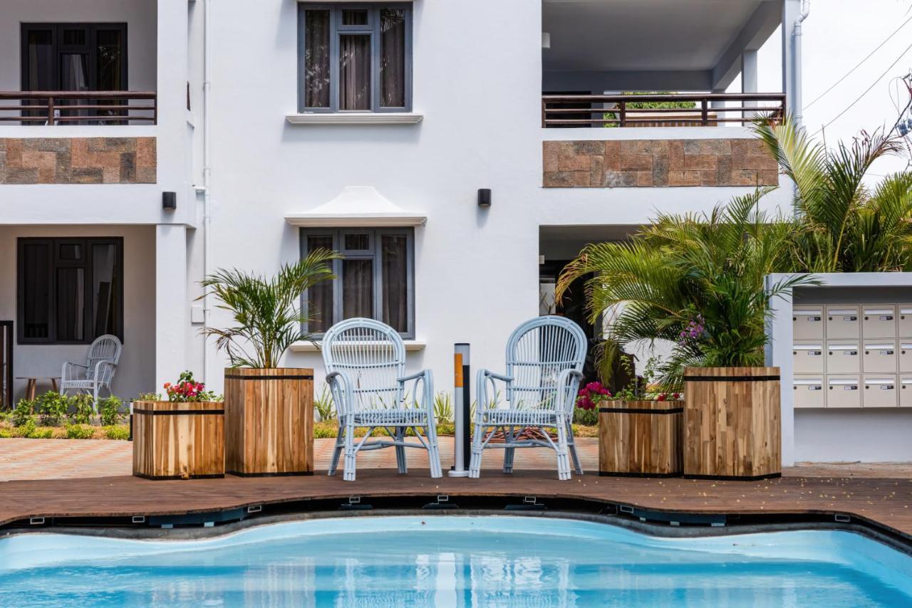 Flic-en-Flacq Les Cerisiers Beach Residence, Cosy And Modern 3 Bedroom Apartment Located 50 Metres From The Beach And From All Amenities And Restaurants On The Coastal Road מראה חיצוני תמונה