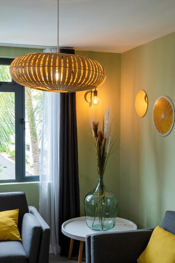 Flic-en-Flacq Les Cerisiers Beach Residence, Cosy And Modern 3 Bedroom Apartment Located 50 Metres From The Beach And From All Amenities And Restaurants On The Coastal Road מראה חיצוני תמונה
